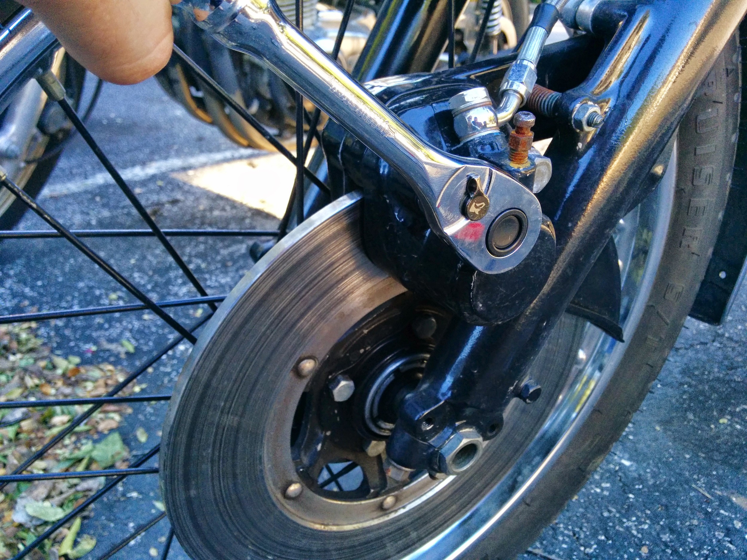 HOW TO: change disc brake pads on an old Honda motorcycle
