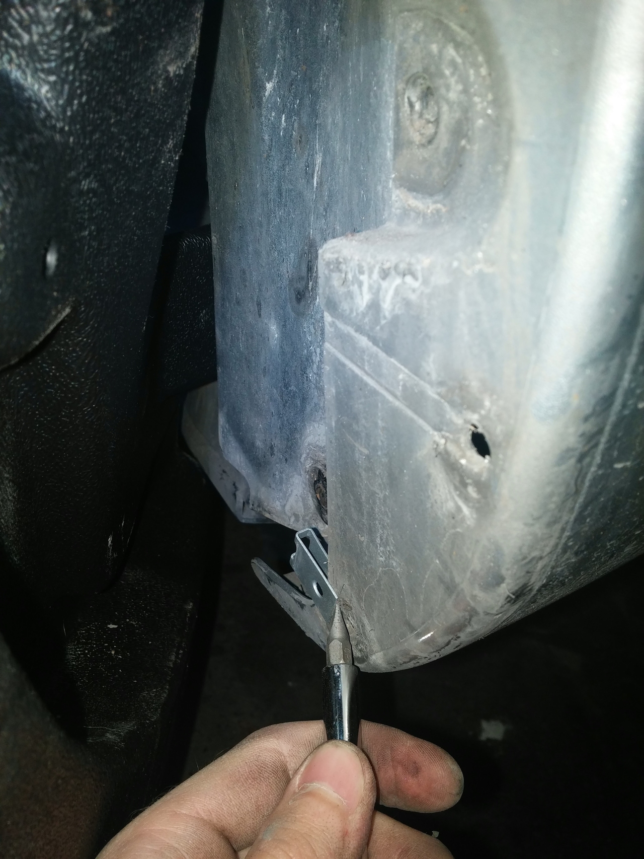 Attaching U-clip to fender